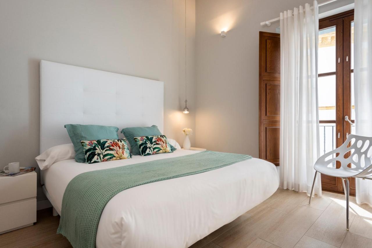 Palacio Del Siglo XVII Frente A Los Jardines De Murillo Seville Ngoại thất bức ảnh
